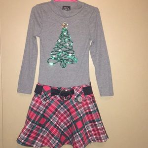 LITTLE GIRL CHRISTMAS DRESS.
